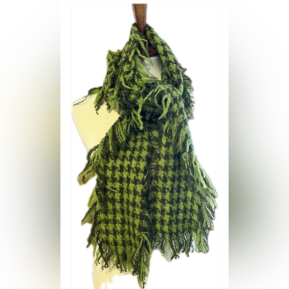 Green checked scarf from Nordstrom wool blend, fringed, soft, warm xlong 9”x91” - Picture 1 of 5